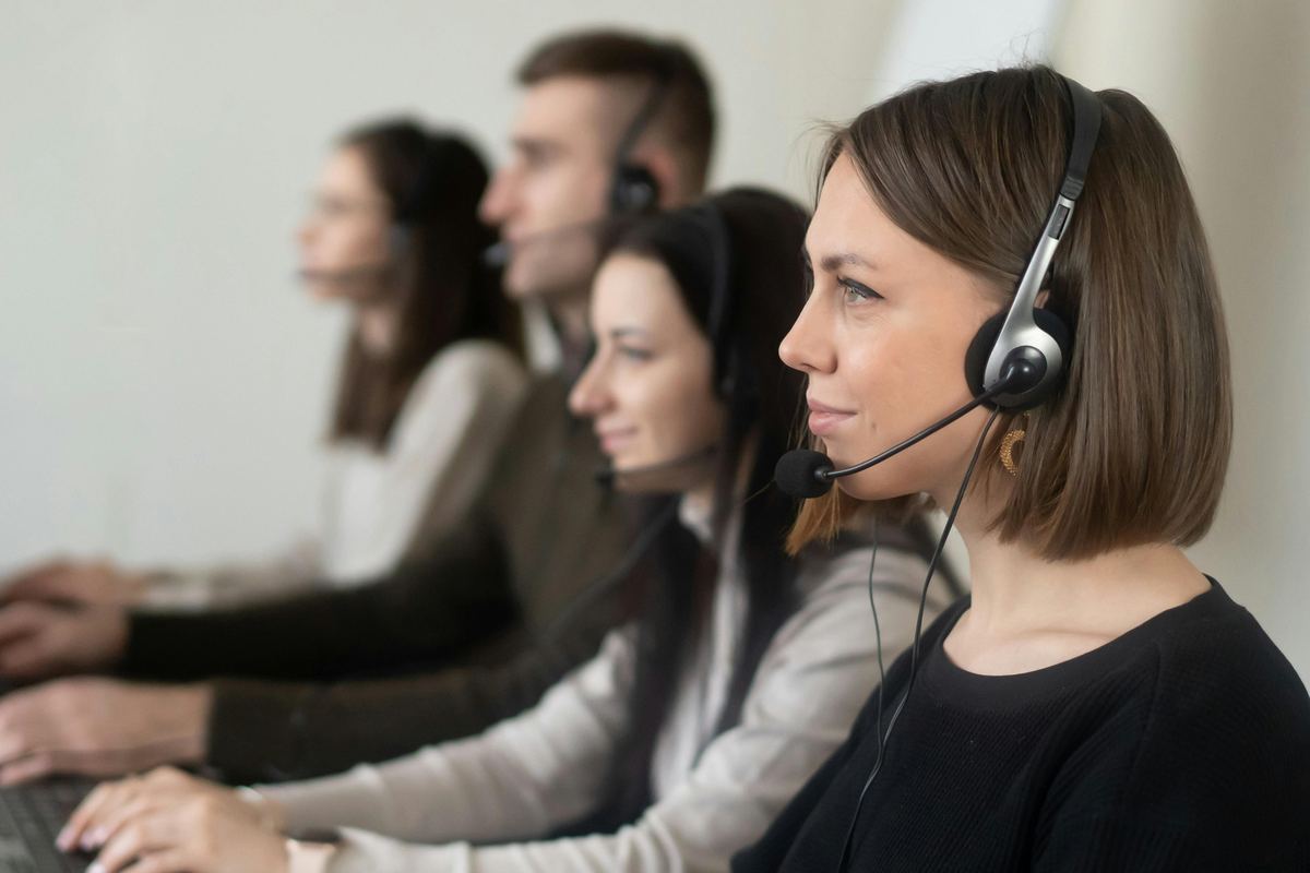 Lendio customer support team ready to help with business loan questions